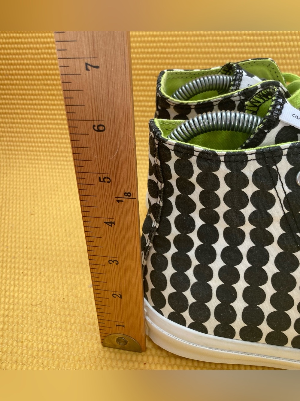 Converse High-Top Sneakers in Black, White & Lime Green size 4 youth Girls - Picture 4 of 9